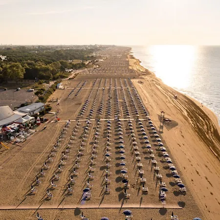 Beautiful Two-bedroom In - Beahost Апартаменти *